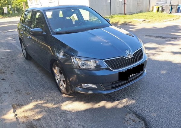 Skoda Fabia cena 27600 przebieg: 231900, rok produkcji 2016 z Poznań małe 154